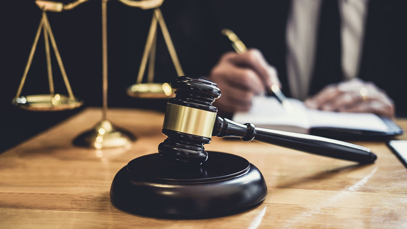 Arbitration vs. Litigation in India — Which Dispute Resolution Path is Right for Your Matter?